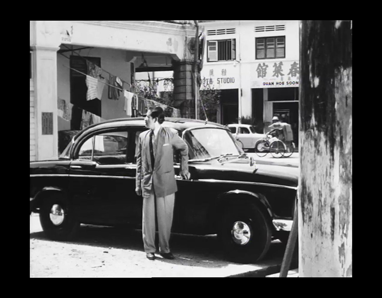 Still from 'Che Mamat Parang Tumpol' (Film source: Asian Film Archive. Courtesy of ©Cathay-Keris Film Pte. Ltd.) 