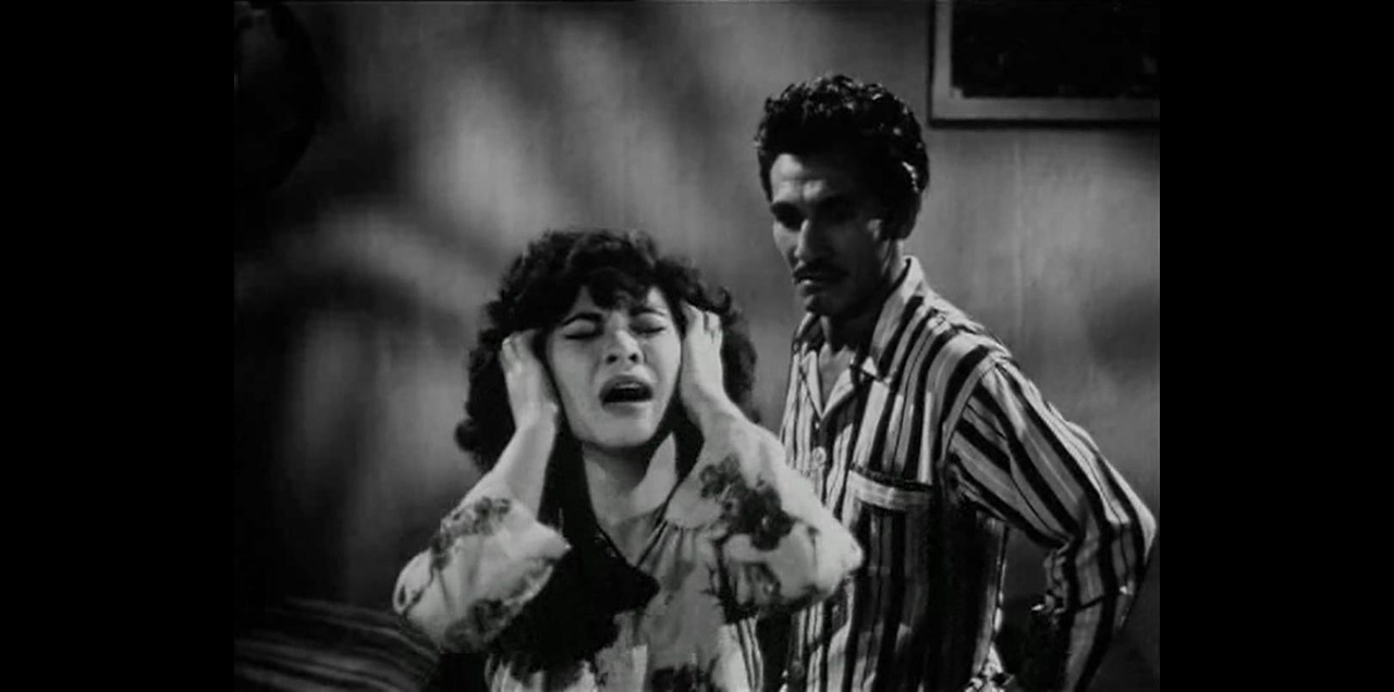 Still from 'Korban Fitnah' (Film source: Asian Film Archive. Courtesy of ©Cathay-Keris Film Pte. Ltd.)