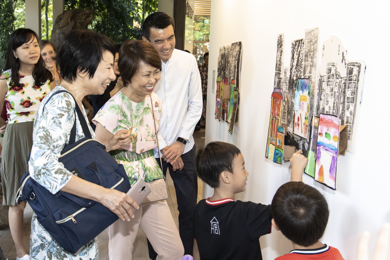 a Gallery Session for preschoolers from Dulwich College Singapore, one of our partners for the Think! Contemporary Preschool Programme